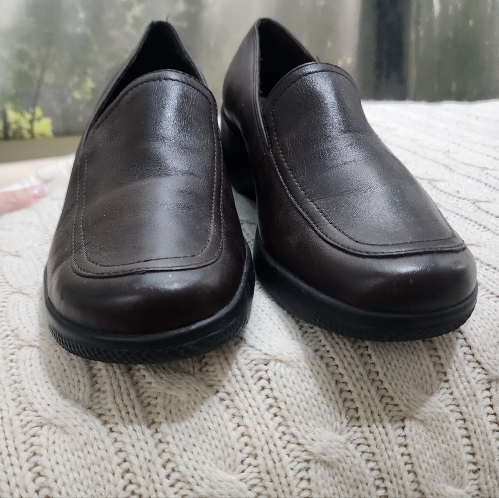 Easy Spirit Women's Dark Brown Loafers - Picture 3 of 9
